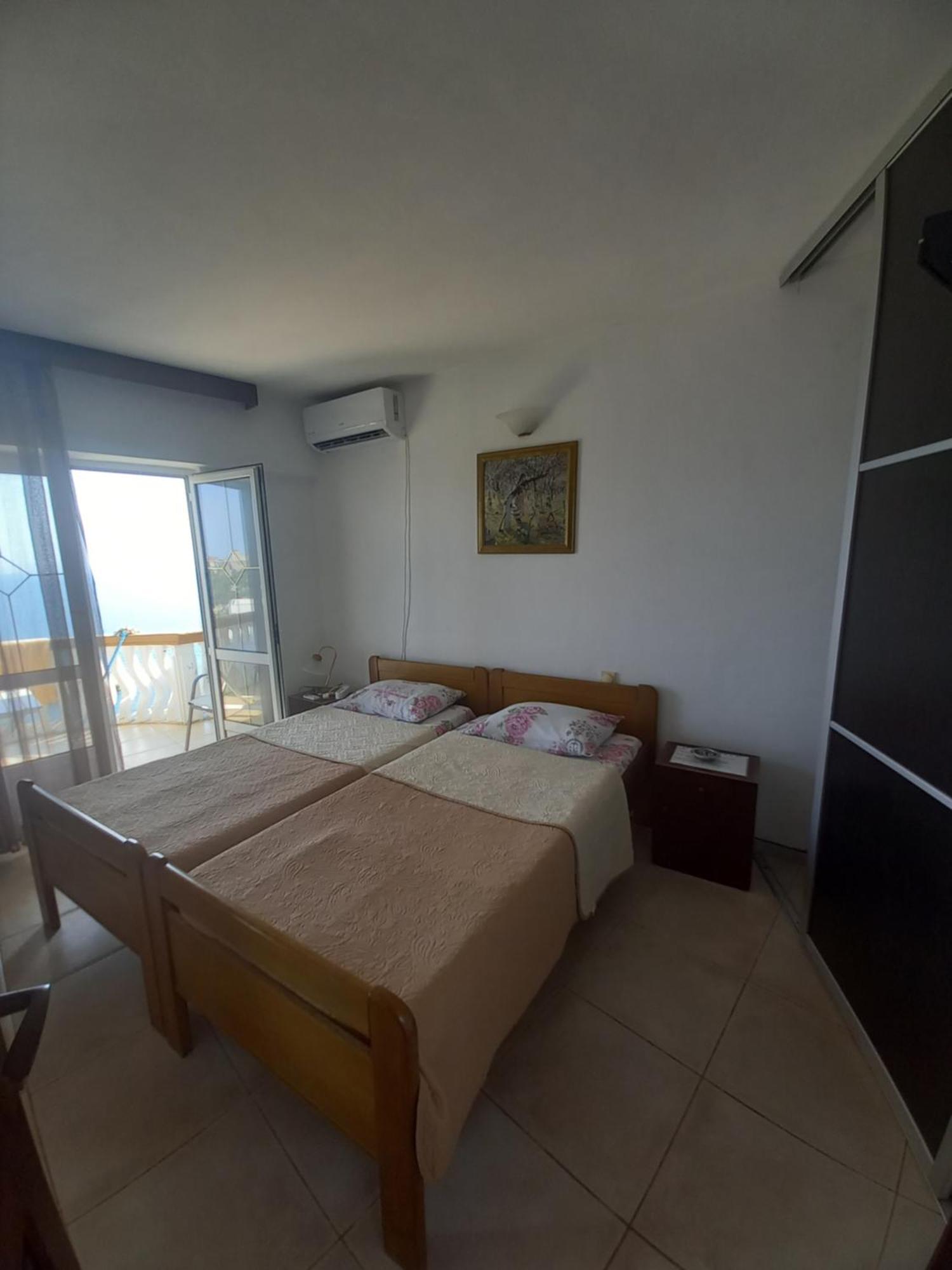 Apartments & Rooms Villa Anastasija 울친 외부 사진