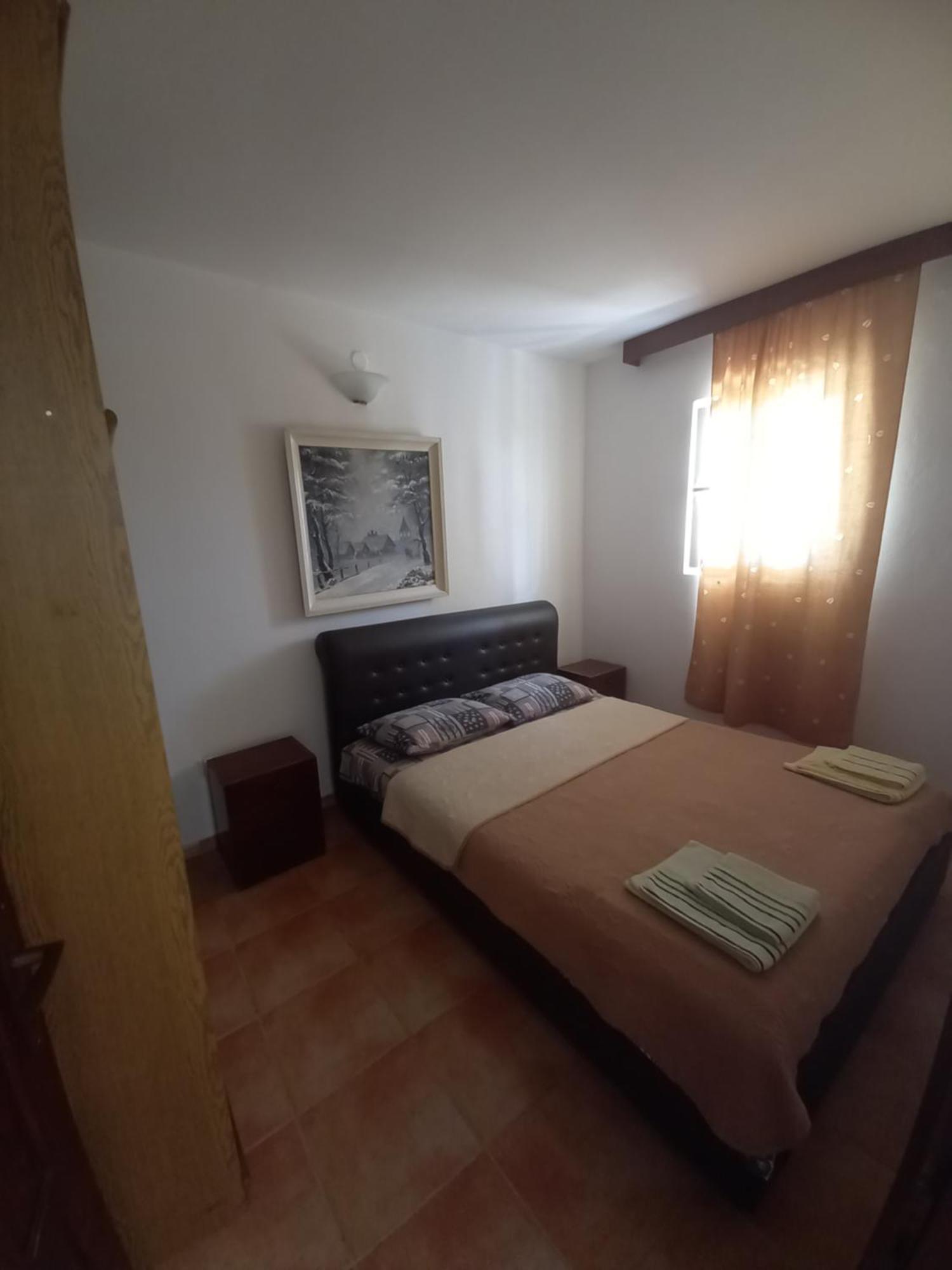 Apartments & Rooms Villa Anastasija 울친 외부 사진